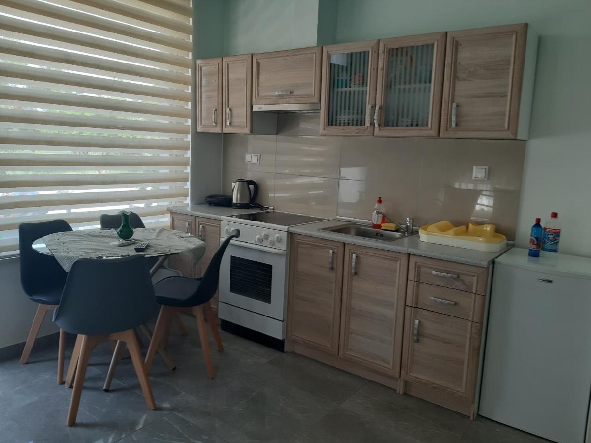 Soula'S Sunshine Green Apartment Nea Karvali Bagian luar foto
