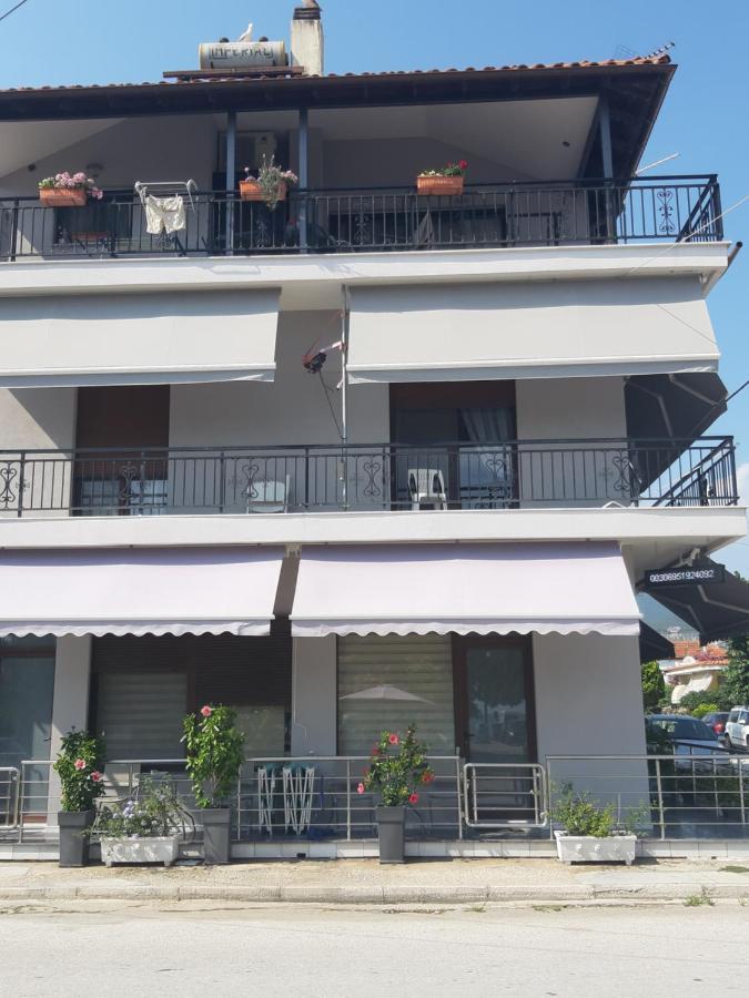 Soula'S Sunshine Green Apartment Nea Karvali Bagian luar foto