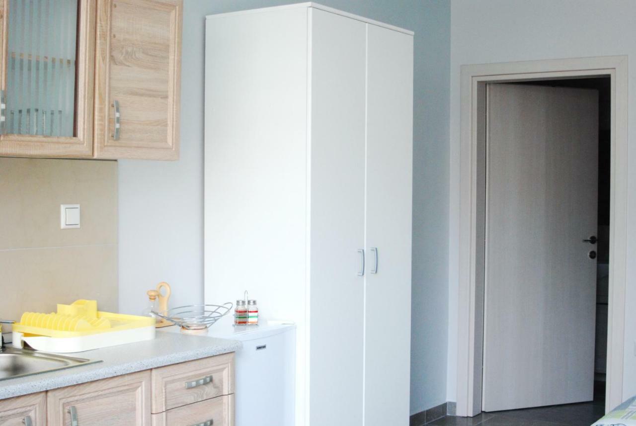 Soula'S Sunshine Green Apartment Nea Karvali Bagian luar foto